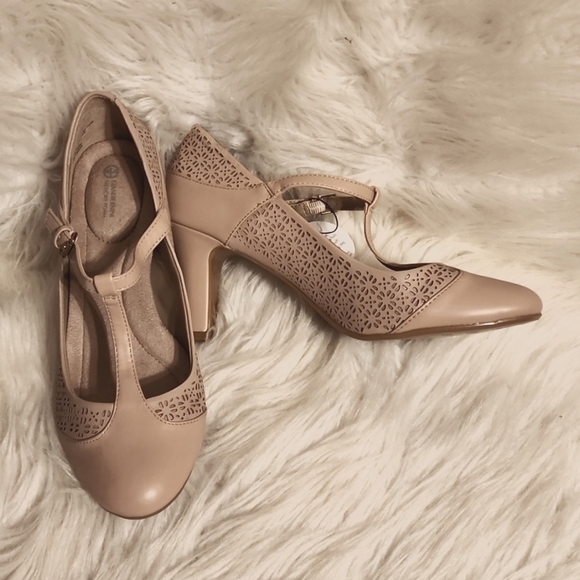 Giani Bernini Vienza2 Mary Jane Pumps - Picture 2 of 13